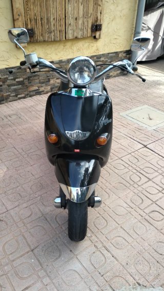 Aprilia Custom 125 Negra