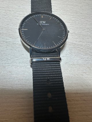 Reloj Daniel Wellington Negro y Plateado