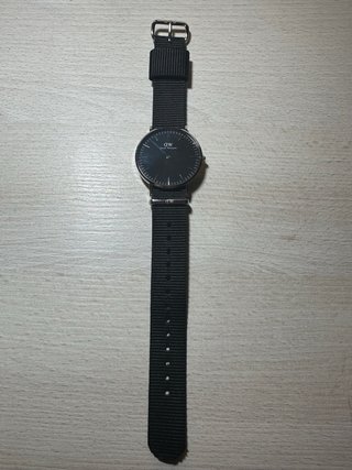 Reloj Daniel Wellington Negro y Plateado
