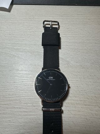 Reloj Daniel Wellington Negro y Plateado