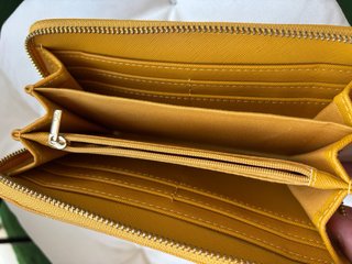 Monedero Stradivarius Amarillo Mostaza