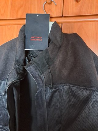Chaqueta Técnica Arc'teryx Negra NO ES AUTÉNTICA