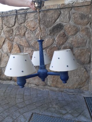 Lámpara infantil azul y blanca