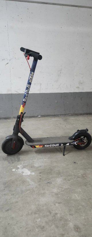 Patinete Eléctrico Xiaomi Red Bull