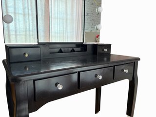 Tocador negro con espejo LED y taburete