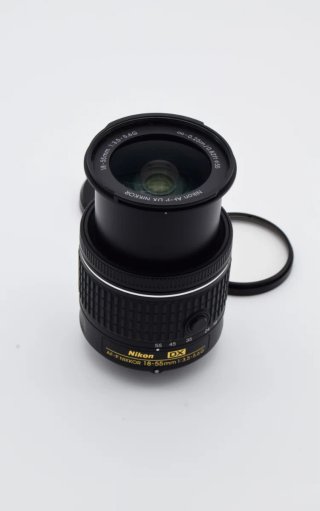 Nikon D5300 + Objetivo Nikkor 18-55mm