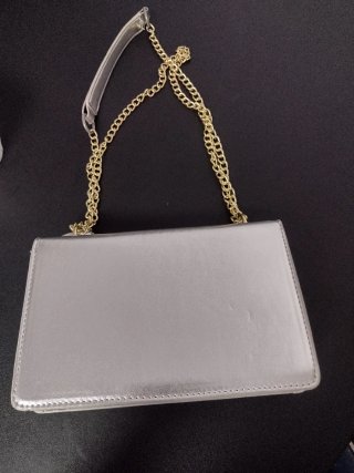 Bolso Guess Plata y Dorado