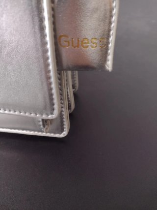 Bolso Guess Plata y Dorado
