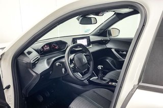 Peugeot 2008   Allure Pack Puretech 100 SS 6 Vel. MAN