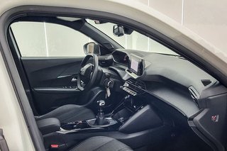Peugeot 2008   Allure Pack Puretech 100 SS 6 Vel. MAN