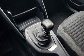 Peugeot 2008   Active Pack Puretech 100 SS 6 Vel. MAN
