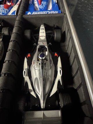Lote 8 coches Scalextric + maletín