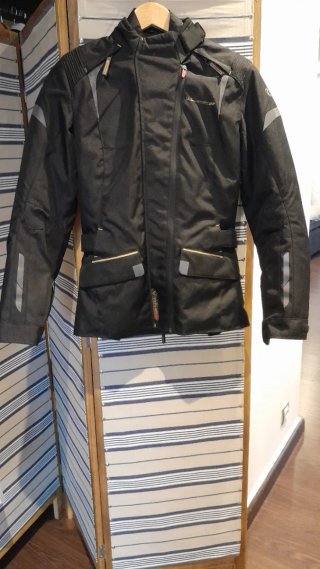 Chaqueta de moto negra