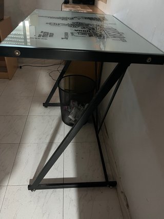 Mesa de escritorio cristal y metal