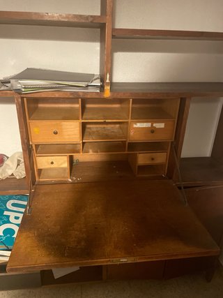 Armario antiguo de madera