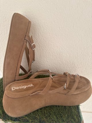 Sandalias Desigual piel esta temporada