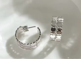 Aros de plata con diseño de osos
