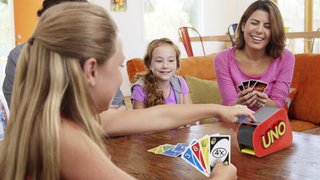 Mattel UNO Extreme juego cartas lanzador