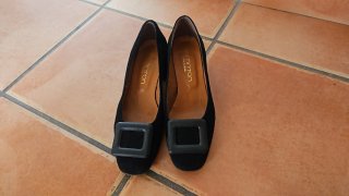 Zapatos de piel negros con hebilla