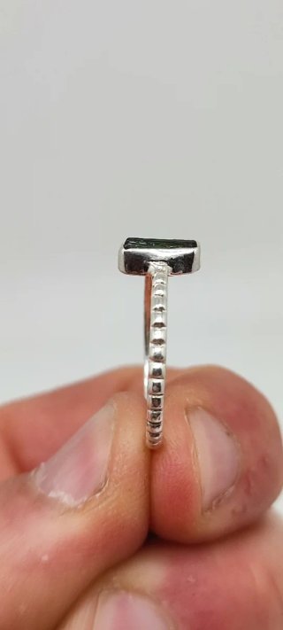 Anillo de Plata y Turmalina Verde.