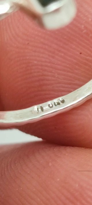 Anillo de Plata y Turmalina Verde.