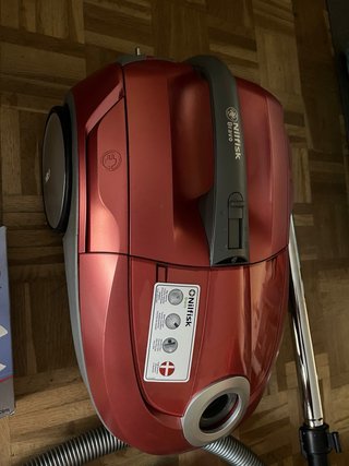 Aspirador Nilfisk Rojo