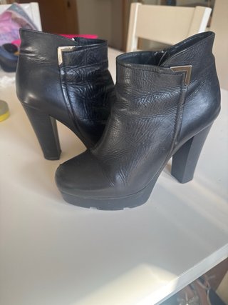 Botines piel negros tacón plataforma T37