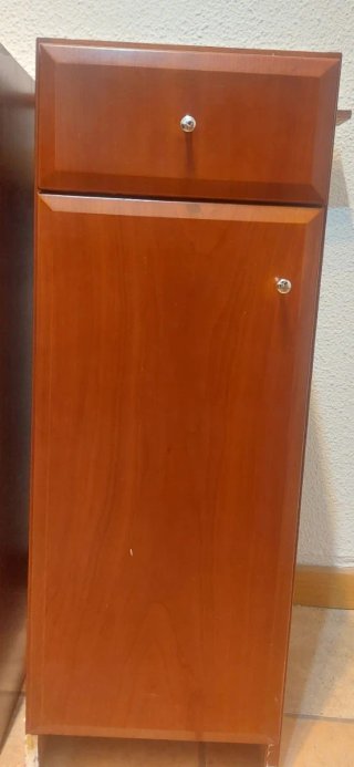 Mueble de baño de madera