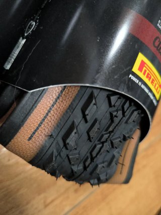 Cubiertas Pirelli Cinturato Gravel M 40-700