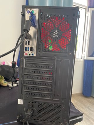 Torre PC NitroPC Negra con Luces Azules