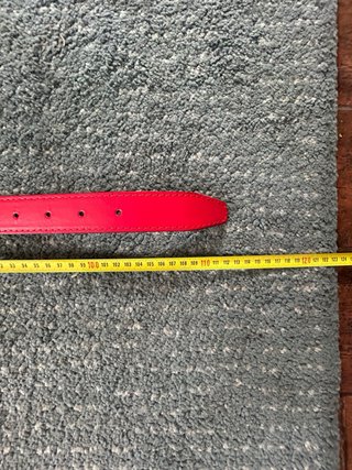 Cintura Gucci rossa con fibbia GG argentata