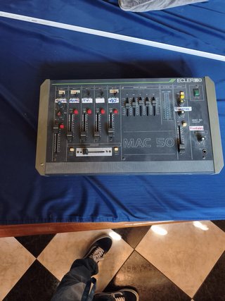 Mesa de mezclas Ecler MAC 50