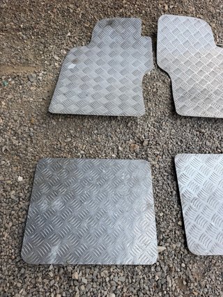 Alfombrillas coche aluminio