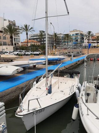 Velero 5 metros Gavia 500 con remolque