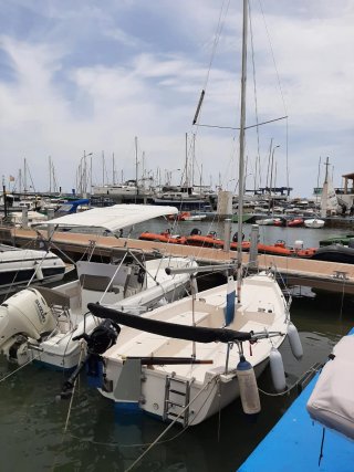 Velero 5 metros Gavia 500 con remolque