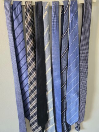 Lote de corbatas de colores clásicos variados