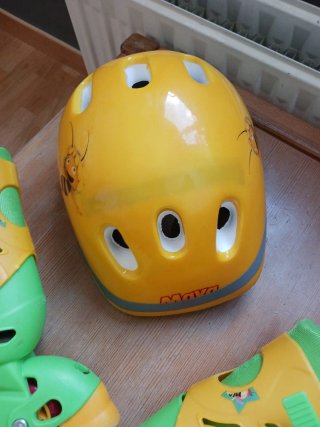Patines ajustables Talla 29-32 + Protecciones