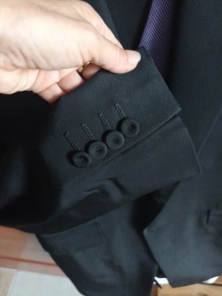 Traje de ceremonia FUENTECAPALA morado y negro