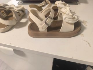 Sandalias niña blancas lazo