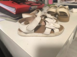 Sandalias niña blancas lazo