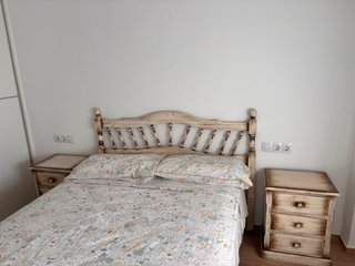 Conjunto cabecero y 2 mesitas de noche