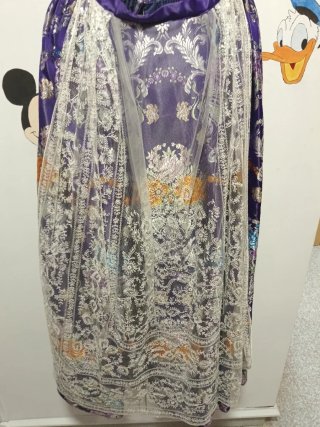 Zapatos de fallera morados con pedrería