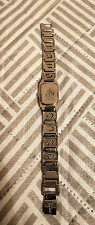 Reloj  Negro y Plateado