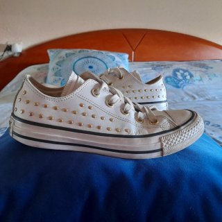 Converse Cuero Tachuelas Blanco/Dorado Talla 35