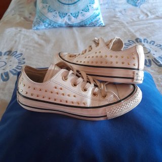 Converse Cuero Tachuelas Blanco/Dorado Talla 35