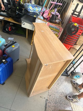 Mueble expositor madera tienda
