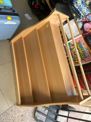 Mueble expositor madera tienda