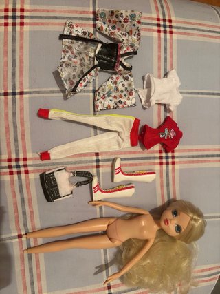 Pack Bratz Muñeca y Ropa