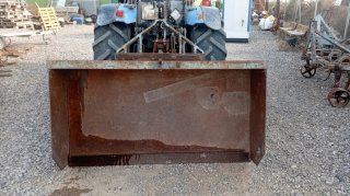 Pala trasera para tractor
