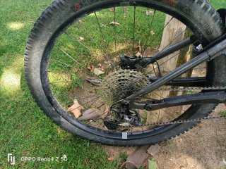 Bicicleta Eléctrica MTB carbono .